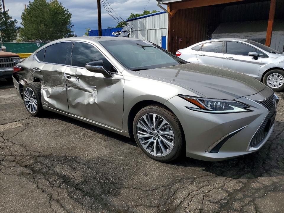 Photo 4 from auction – 2021 LEXUS ES with VIN 58ADA1C18MU003157