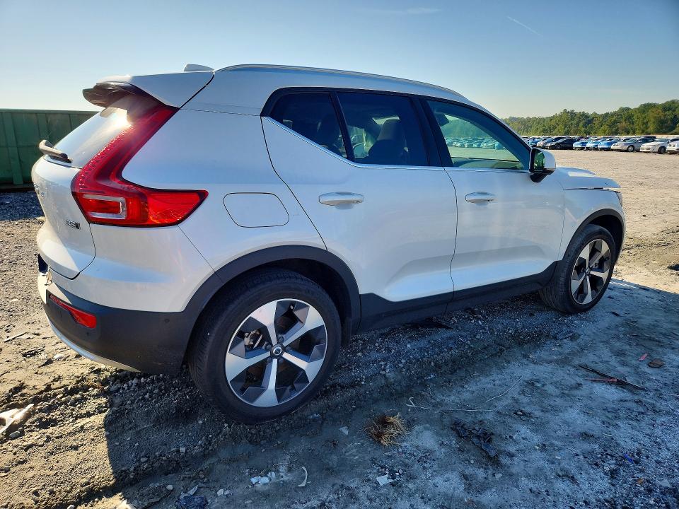 Photo 3 from auction – 2023 VOLVO XC40 with VIN YV4L12UN8P2092160