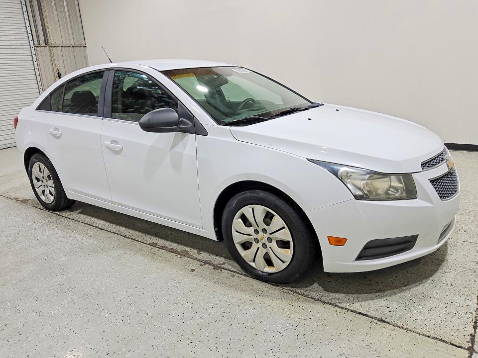 Photo 4 from auction – 2012 CHEVROLET CRUZE with VIN 1G1PC5SHXC7152670