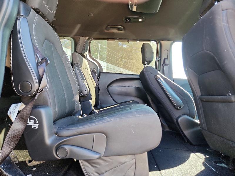 Снимка 11 от търг – 2019 CHRYSLER PACIFICA с VIN 2C4RC1FG1KR681402