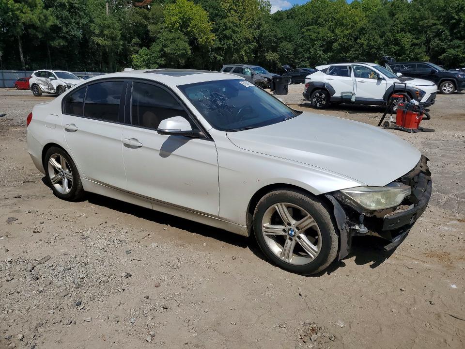 Photo 4 from auction – 2012 BMW 328 with VIN WBA3A5C52CF350131