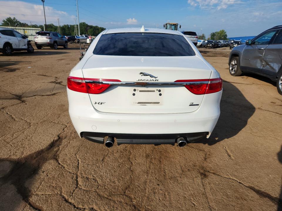 Foto 6 de la subasta – 2016 JAGUAR XF con VIN SAJBK4BV3GCY12003