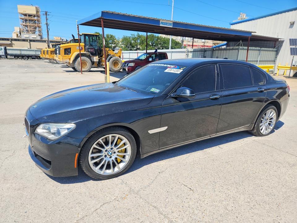 BMW 750 2014 z numerem VIN WBAYF8C53ED652566 - Zdjęcie z aukcji