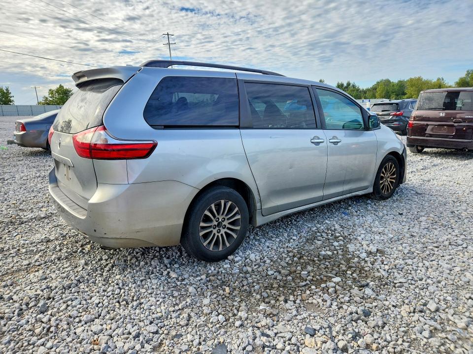 Photo 3 from auction – 2019 TOYOTA SIENNA with VIN 5TDYZ3DC4KS973624