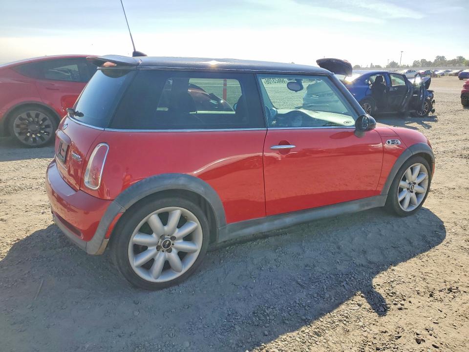 Photo 3 from auction – 2006 MINI COOPER with VIN WMWRE33596TJ37444