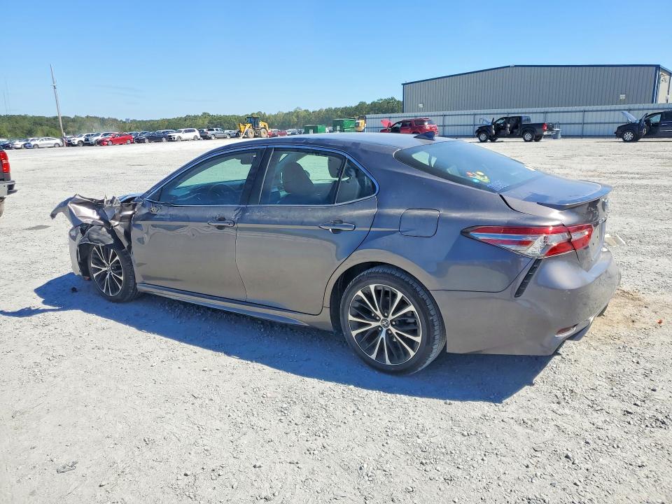 Снимка 2 от търг – 2019 TOYOTA CAMRY с VIN 4T1B11HK0KU176880