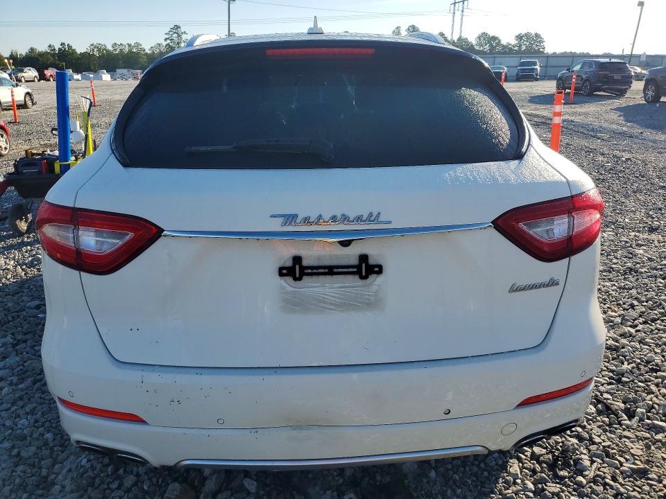 Photo 6 from auction – 2017 MASERATI LEVANTE with VIN ZN661XUL9HX231307