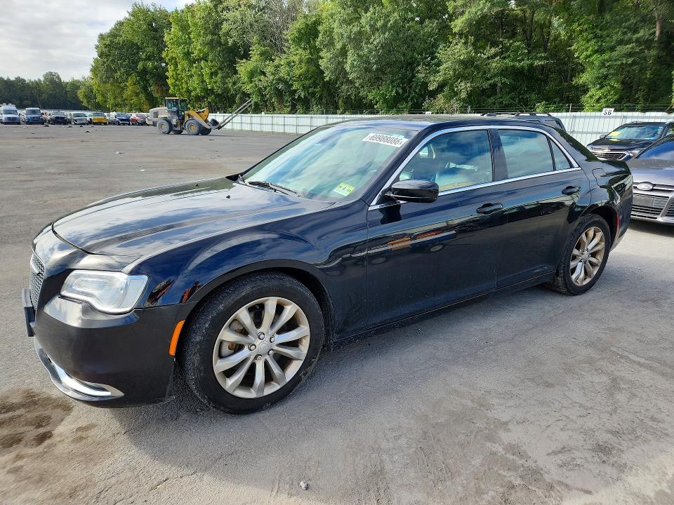 CHRYSLER 300 2016 with VIN 2C3CCARGXGH161945 - Photo from auction
