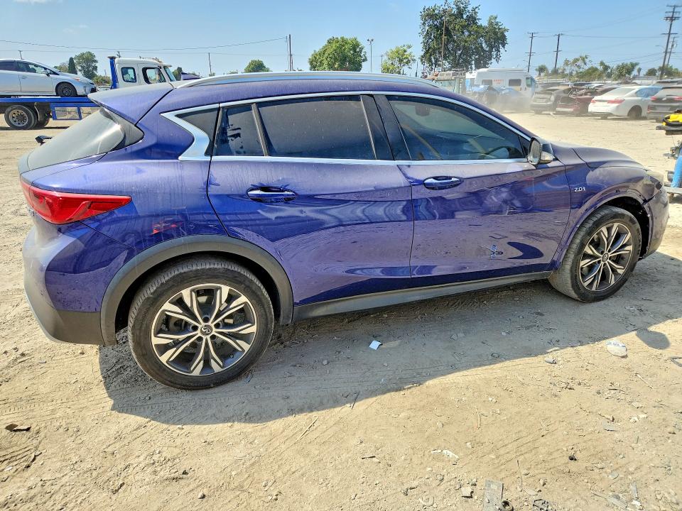 Photo 3 from auction – 2017 INFINITI QX30 with VIN SJKCH5CRXHA039677
