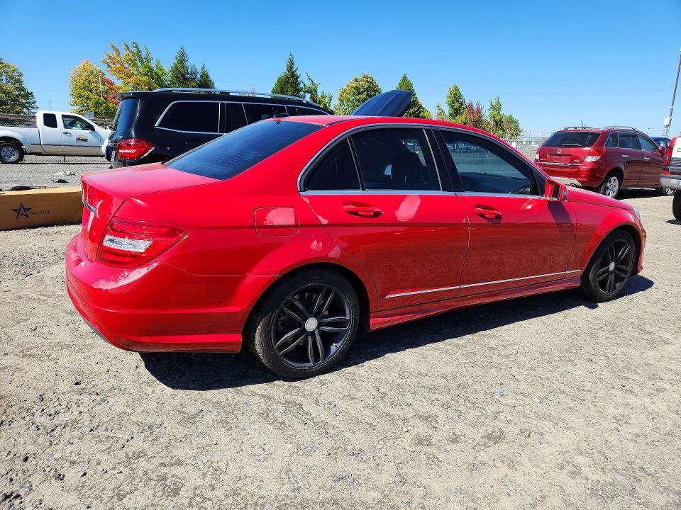 Photo 3 from auction – 2014 MERCEDES-BENZ C with VIN WDDGF4HB9EA963027