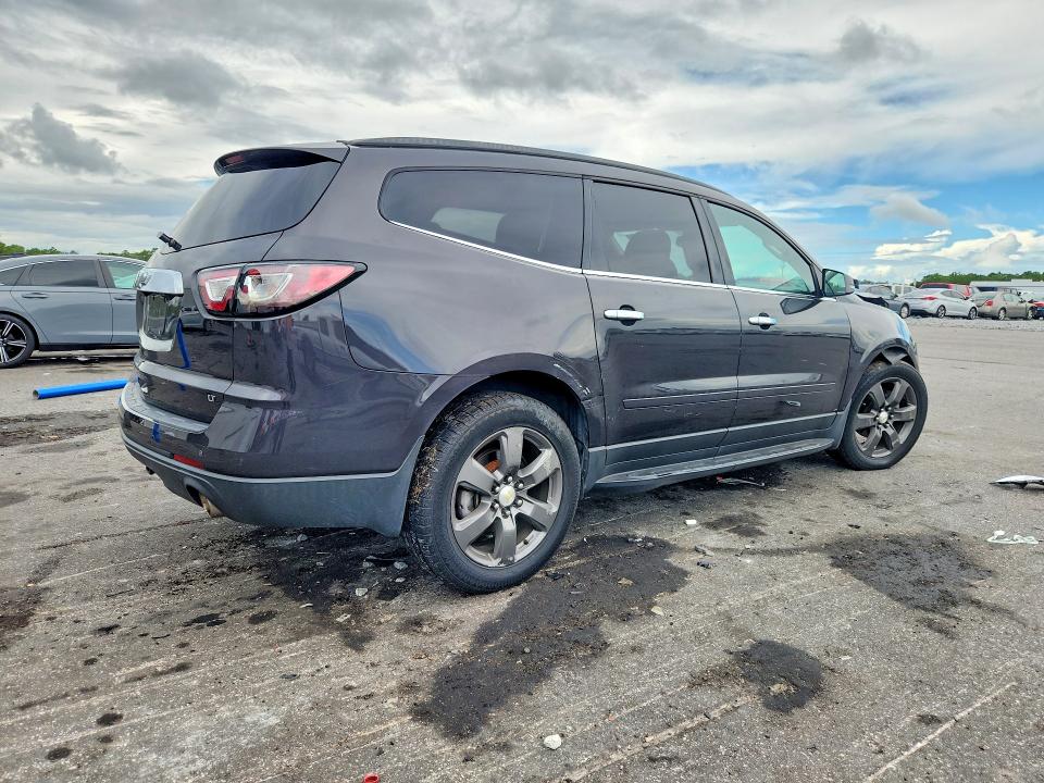 Photo 3 from auction – 2017 CHEVROLET TRAVERSE with VIN 1GNKRHKD6HJ178201