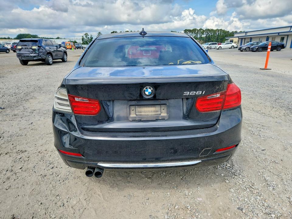 Снимка 6 от търг – 2012 BMW 328 с VIN WBA3A5C52CF340473