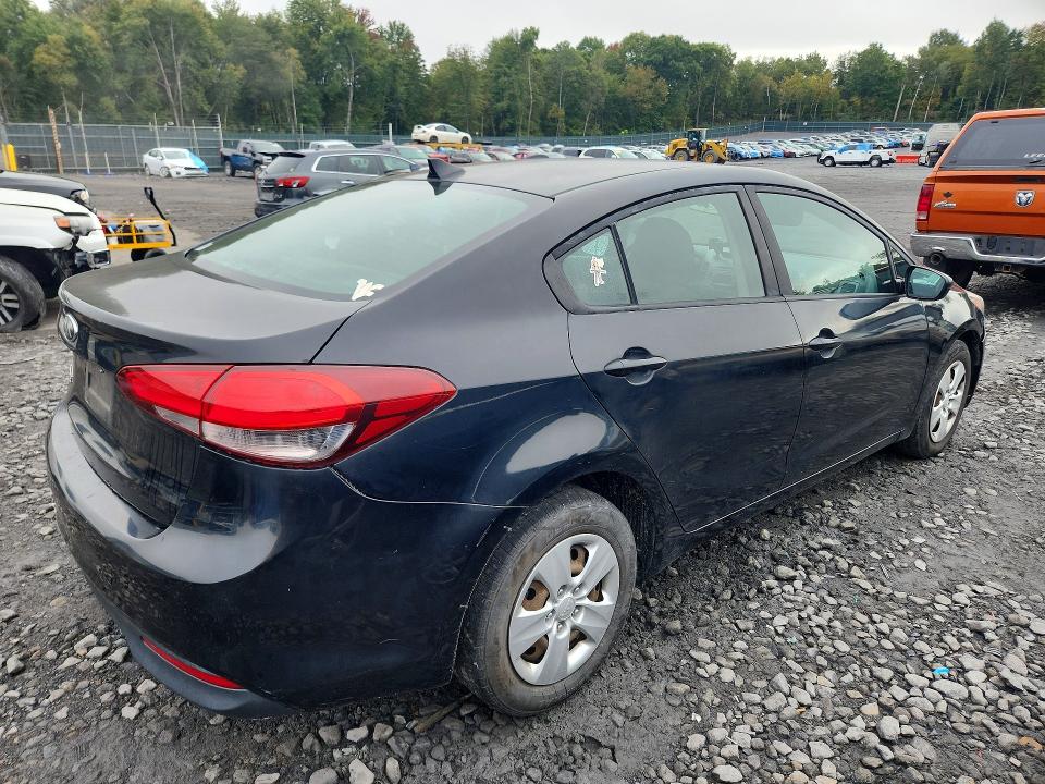 Photo 3 from auction – 2017 KIA FORTE with VIN 3KPFK4A79HE028454