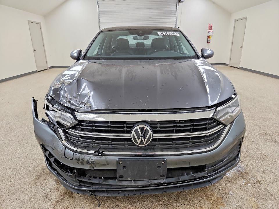 Photo 5 from auction – 2024 VOLKSWAGEN JETTA with VIN 3VW7M7BUXRM072813