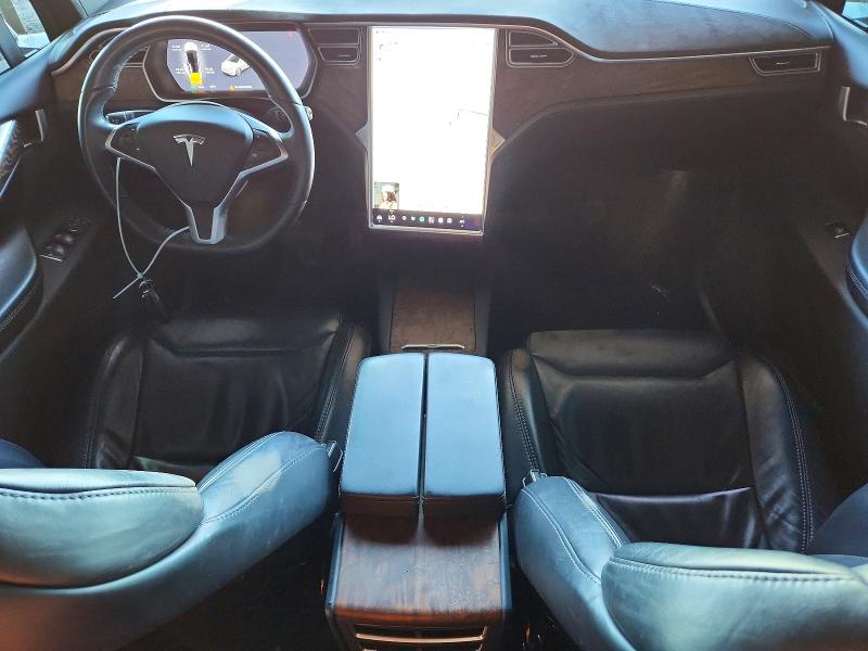 Фото 8 с аукциона – 2017 TESLA MODEL X с VIN 5YJXCBE21HF035655
