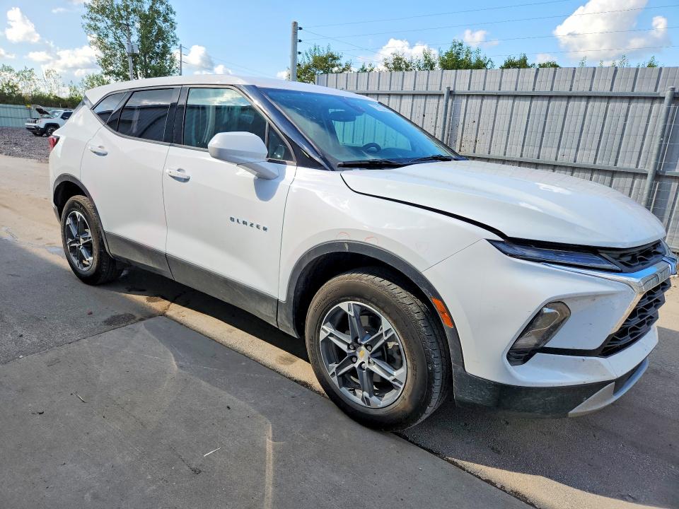 Photo 4 from auction – 2026 CHEVROLET BLAZER with VIN 3GNKBCR43TS147511