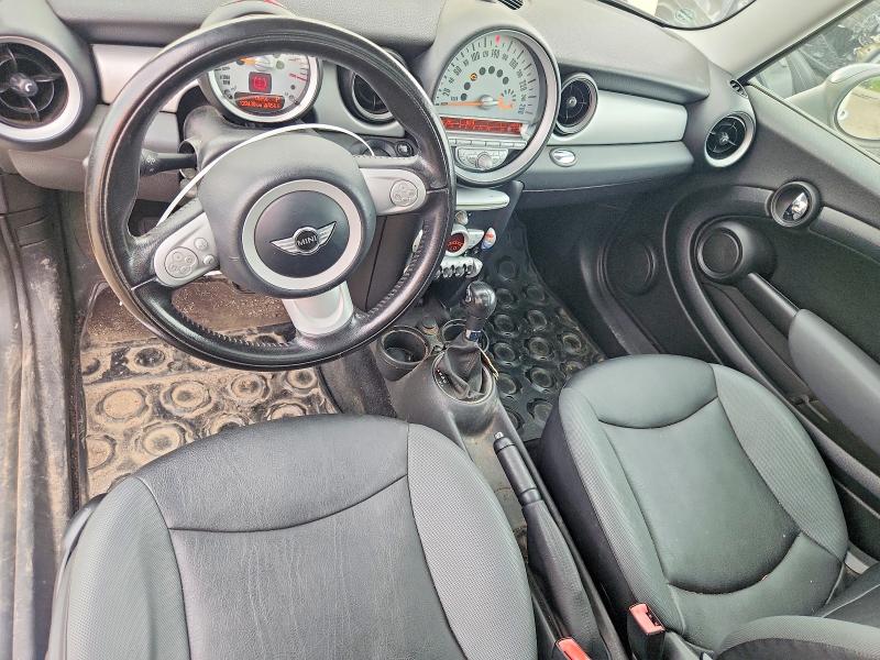 Снимка 8 от търг – 2010 MINI COOPER с VIN WMWMF3C59ATZ65669
