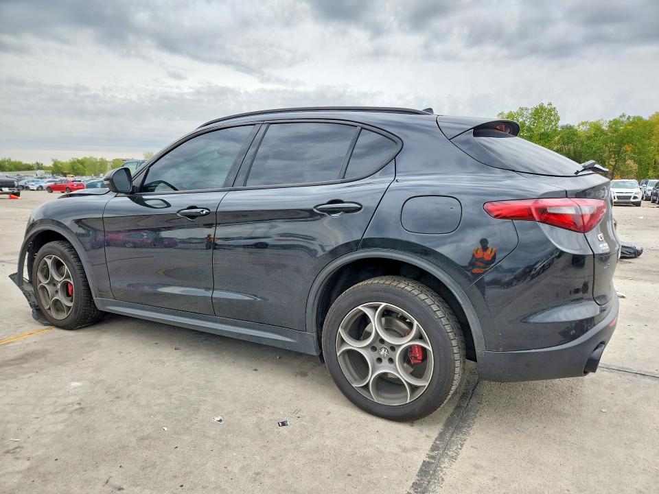 Снимка 2 от търг – 2023 ALFA ROMEO STELVIO с VIN ZASPAKAN5P7D51335