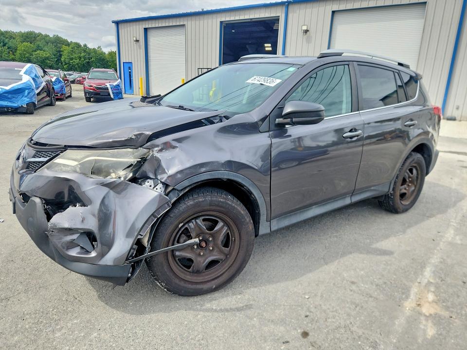 Снимка 1 от търг – 2015 TOYOTA RAV4 с VIN 2T3BFREV8FW287883
