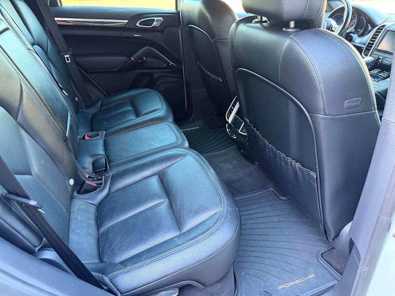 Фото 6 с аукциона – 2015 PORSCHE CAYENNE с VIN WP1AF2A28FLA38063