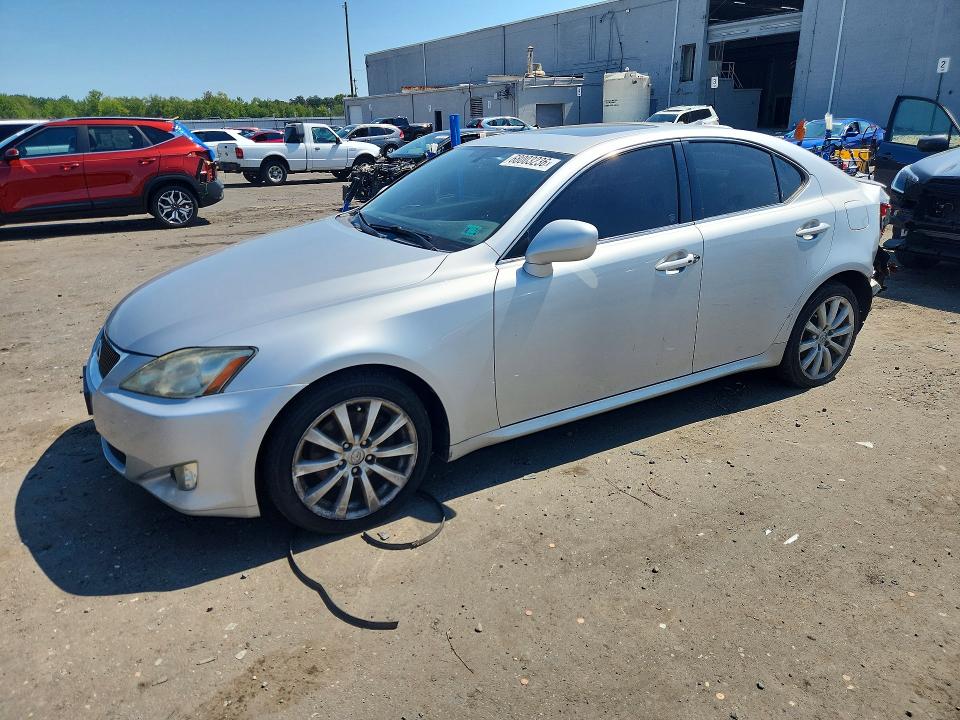 LEXUS IS 2008 with VIN JTHCK262485025735 - Photo from auction