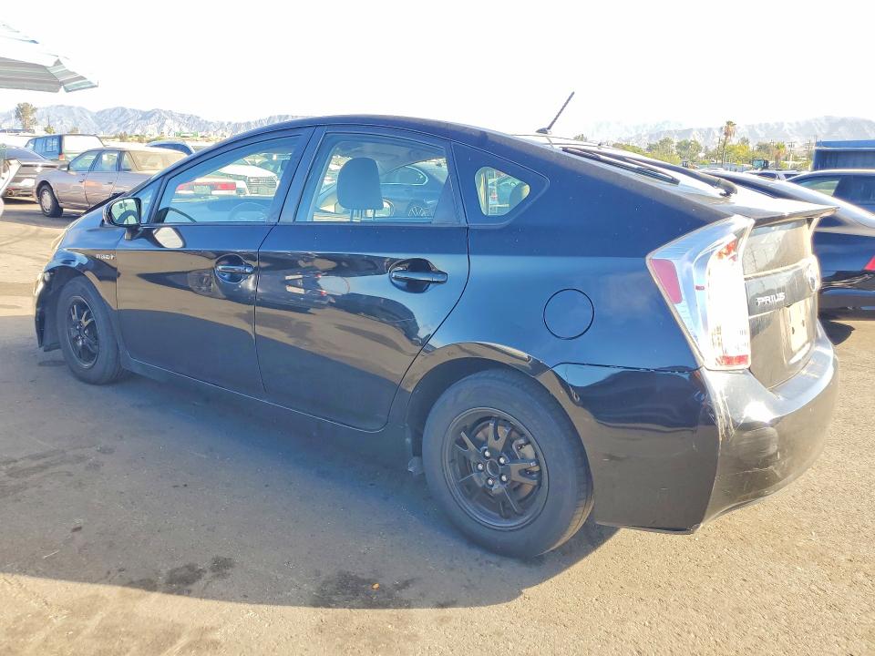 Photo 2 from auction – 2015 TOYOTA PRIUS with VIN JTDKN3DU0F0466822