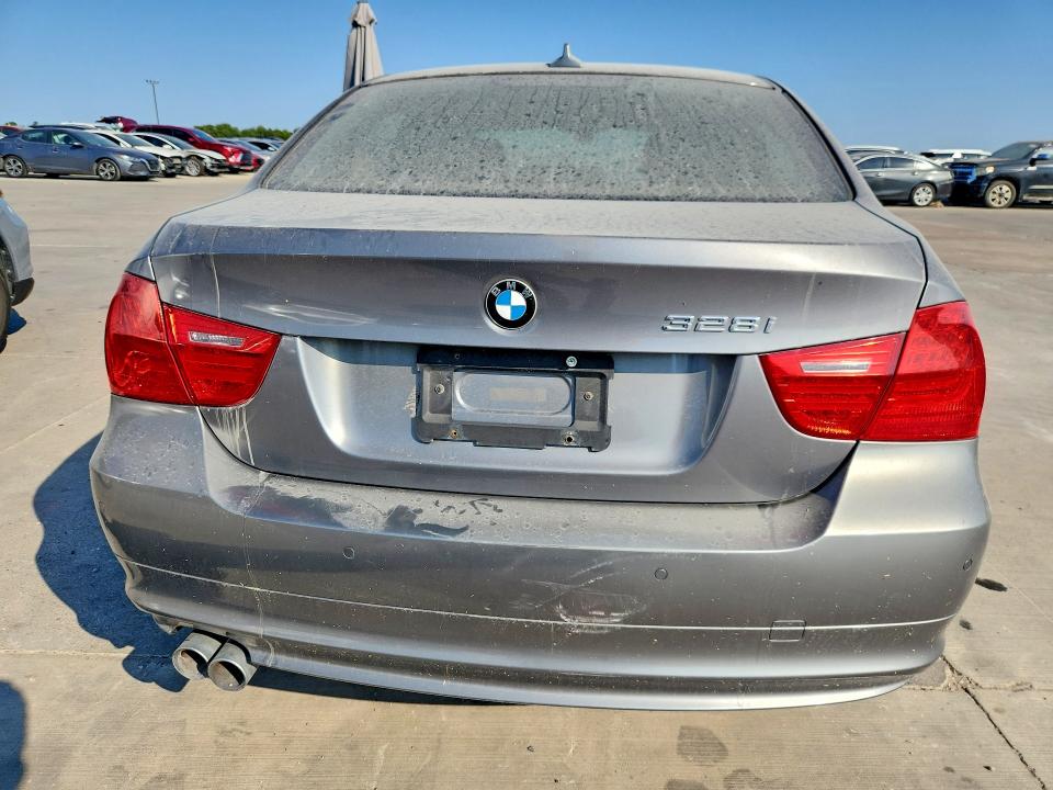 Photo 6 from auction – 2011 BMW 328 with VIN WBAPK5C52BF123454