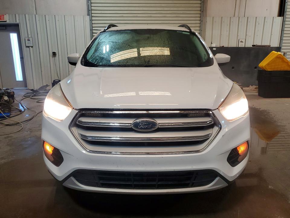 Photo 5 from auction – 2018 FORD ESCAPE with VIN 1FMCU9GD9JUB16561