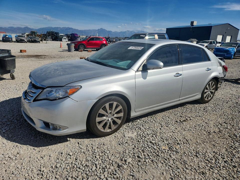 TOYOTA AVALON 2011 с VIN 4T1BK3DB0BU402821 - Снимка от търг