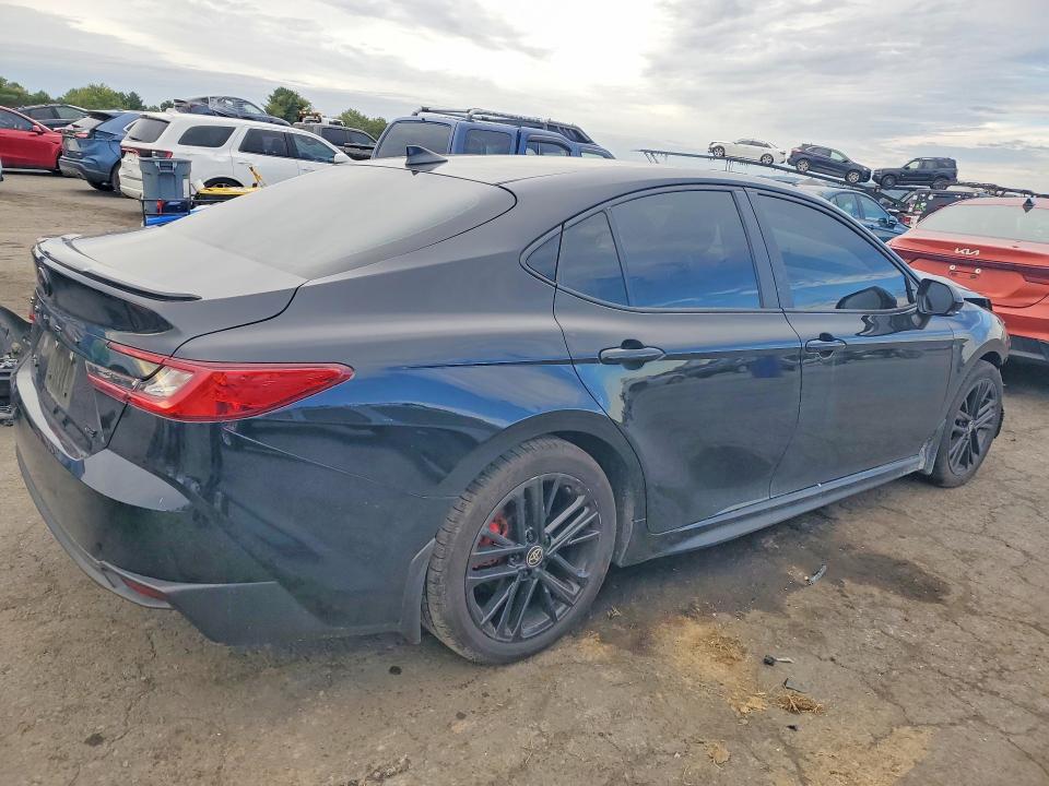 Снимка 3 от търг – 2025 TOYOTA CAMRY с VIN 4T1DAACK5SU181752