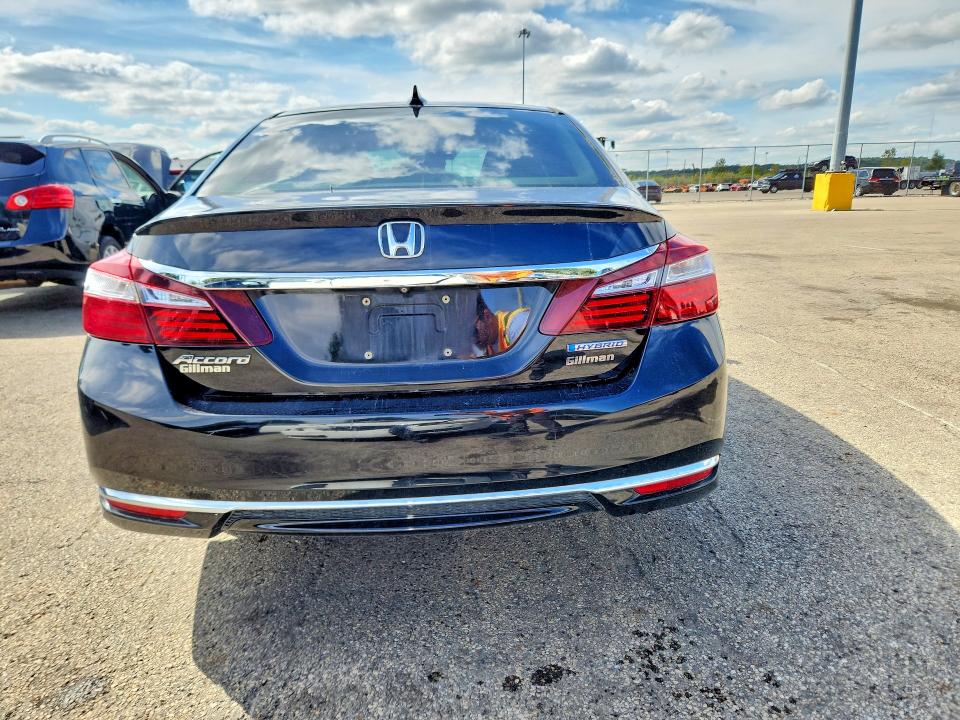 Photo 6 from auction – 2017 HONDA ACCORD with VIN JHMCR6F39HC007058