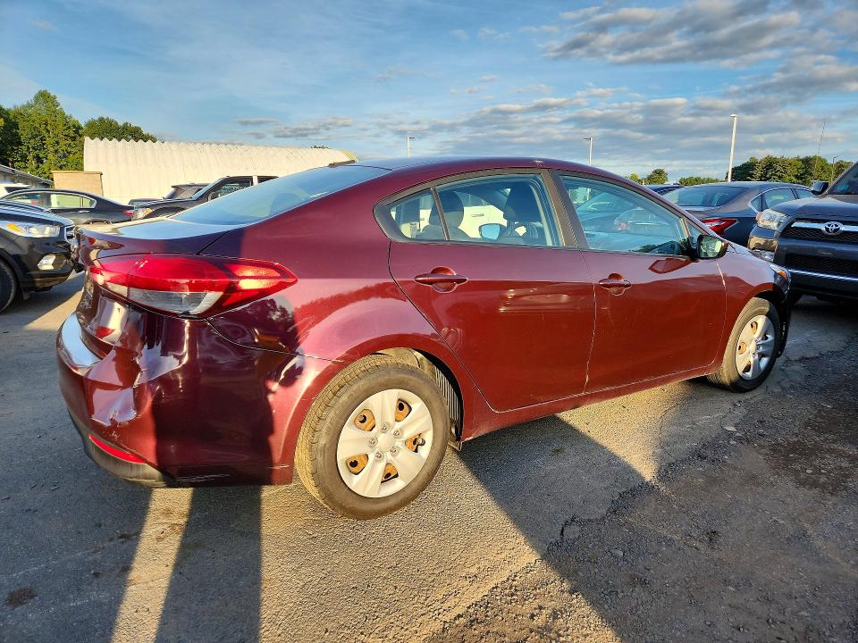 Zdjęcie 3 z aukcji – 2017 KIA FORTE z VIN 3KPFK4A74HE150865