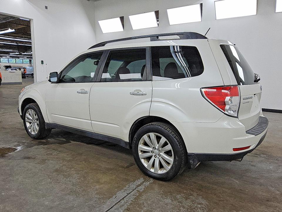 Снимка 2 от търг – 2013 SUBARU FORESTER с VIN JF2SHAFC5DH432567