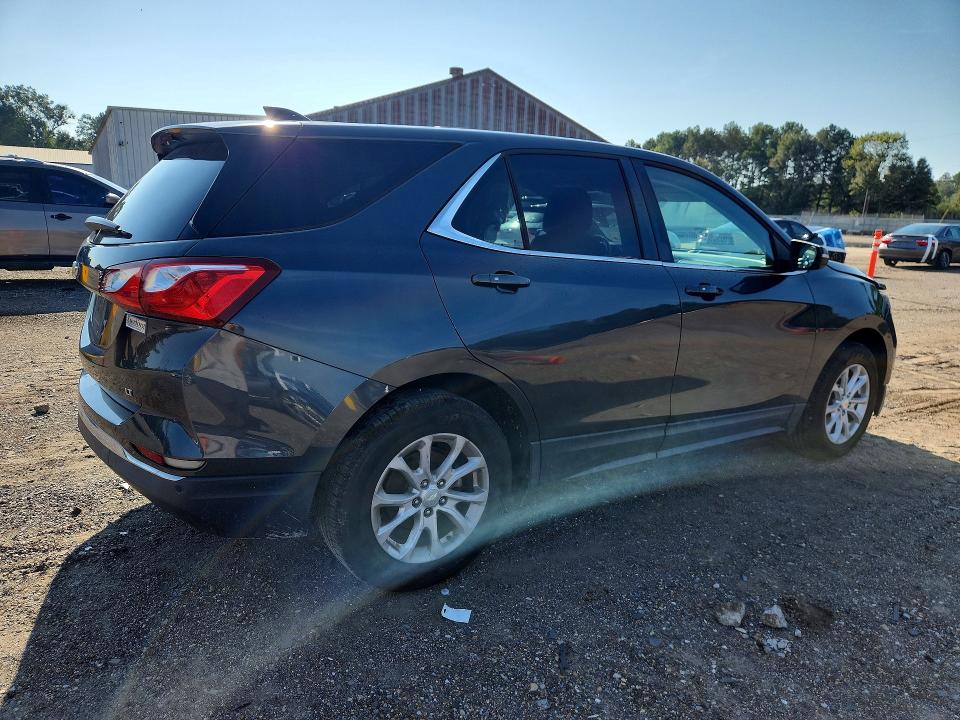 Photo 3 from auction – 2018 CHEVROLET EQUINOX with VIN 3GNAXJEV9JS610765