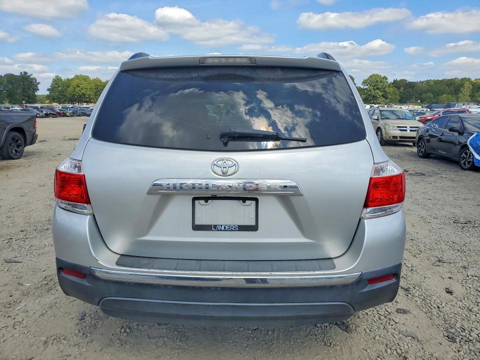 Снимка 6 от търг – 2012 TOYOTA HIGHLANDER с VIN 5TDZK3EH3CS065797