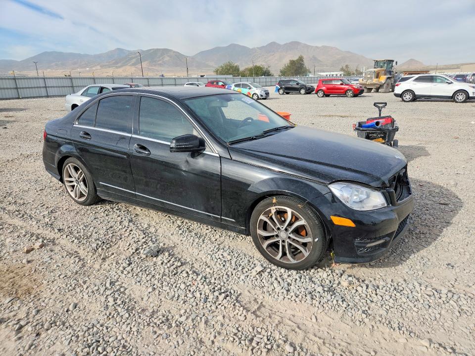 Photo 4 from auction – 2012 MERCEDES-BENZ C with VIN WDDGF8BB1CR239525
