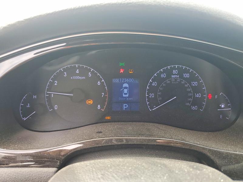 Photo 9 from auction – 2013 HYUNDAI GENESIS with VIN KMHGC4DD4DU255187