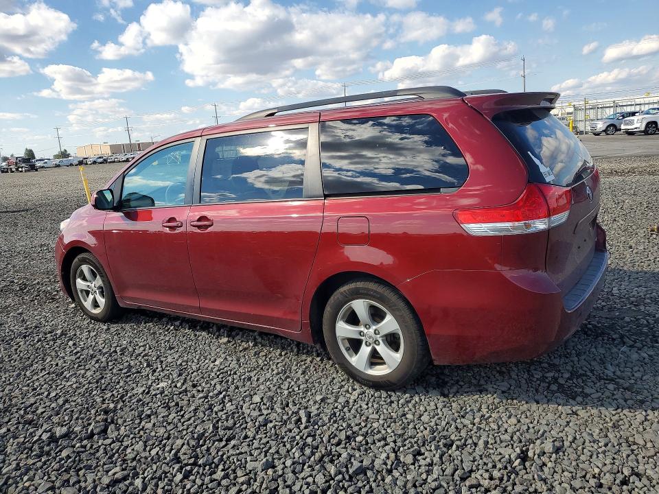 Photo 2 from auction – 2013 TOYOTA SIENNA with VIN 5TDKK3DC5DS312598
