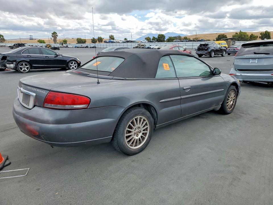 Photo 3 from auction – 2005 CHRYSLER SEBRING with VIN 1C3EL55R85N569761