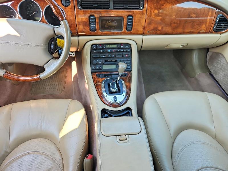Zdjęcie 8 z aukcji – 2004 JAGUAR XKR z VIN SAJDA42B543A37168