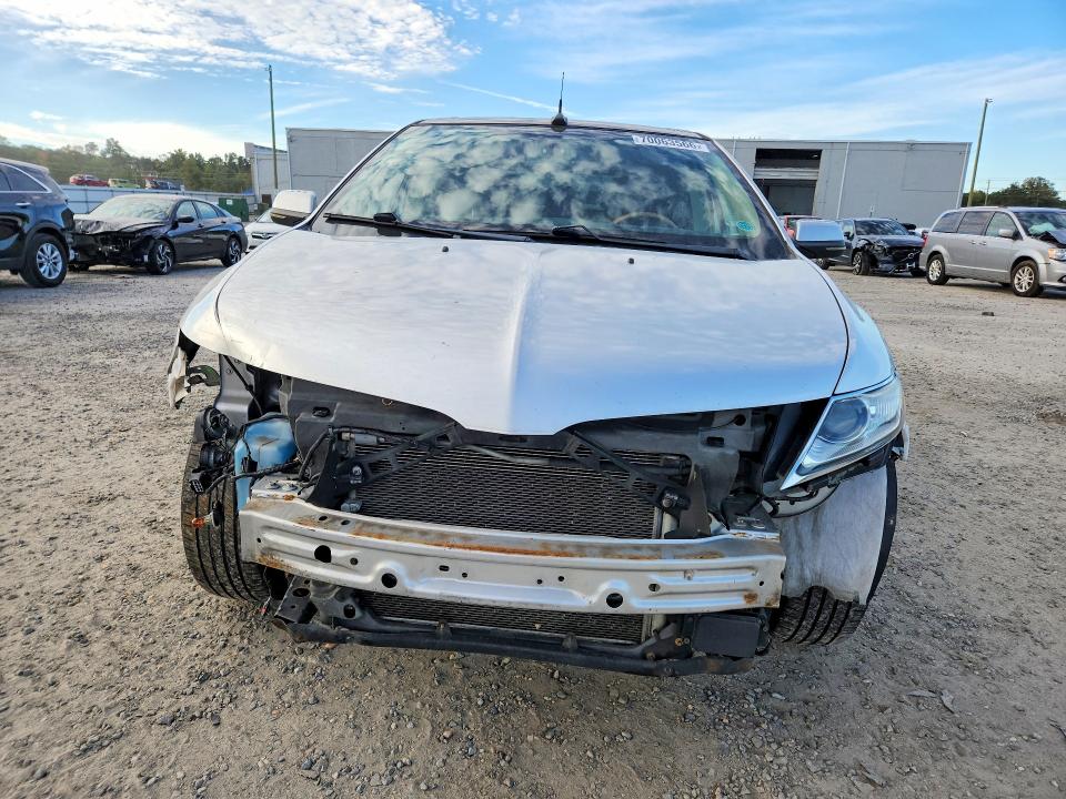 Photo 5 from auction – 2012 LINCOLN MKX with VIN 2LMDJ8JK9CBL10695