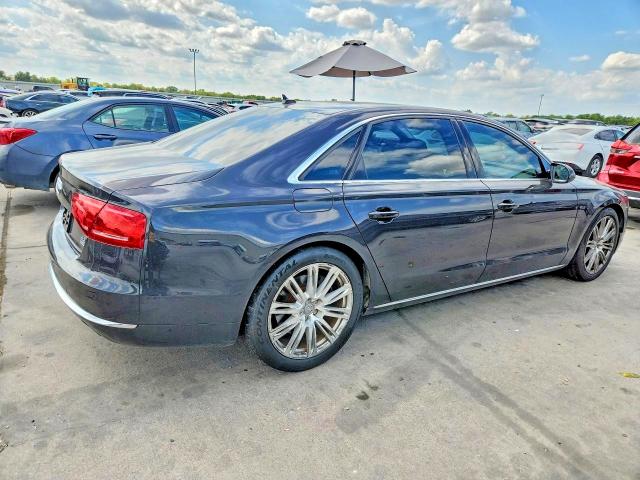Zdjęcie 3 z aukcji – 2011 AUDI A8 z VIN WAURVAFD0BN024990