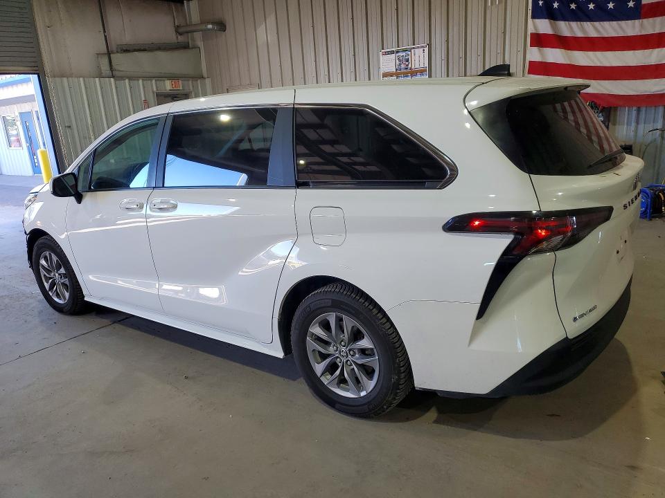 Zdjęcie 2 z aukcji – 2025 TOYOTA SIENNA z VIN 5TDKSKFC3SS175889