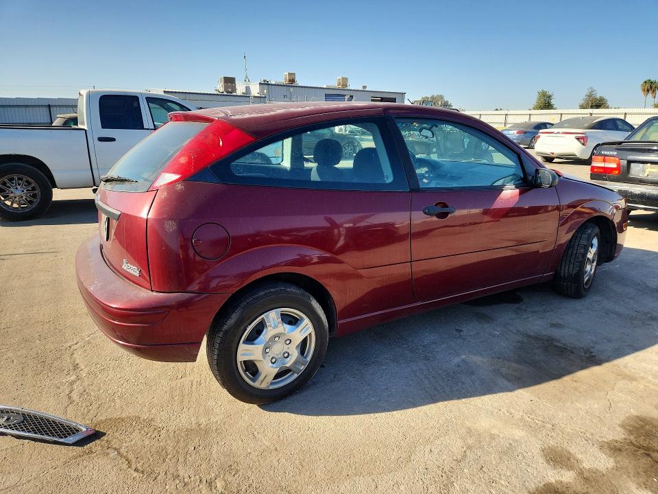 Снимка 3 от търг – 2007 FORD FOCUS с VIN 1FAFP31N47W246774