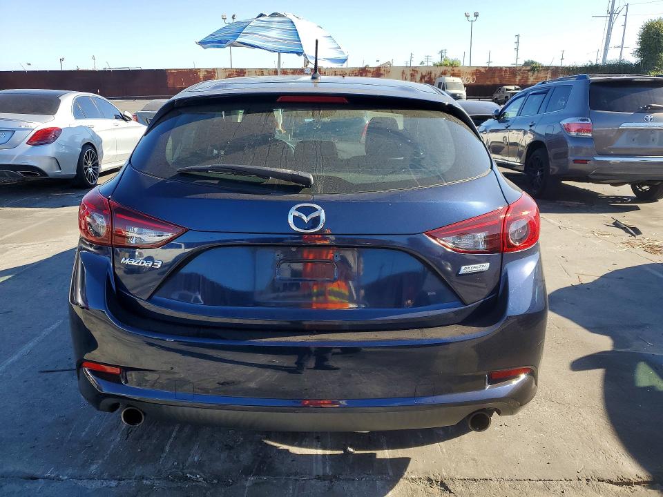 Photo 6 from auction – 2018 MAZDA 3 with VIN 3MZBN1L36JM270416