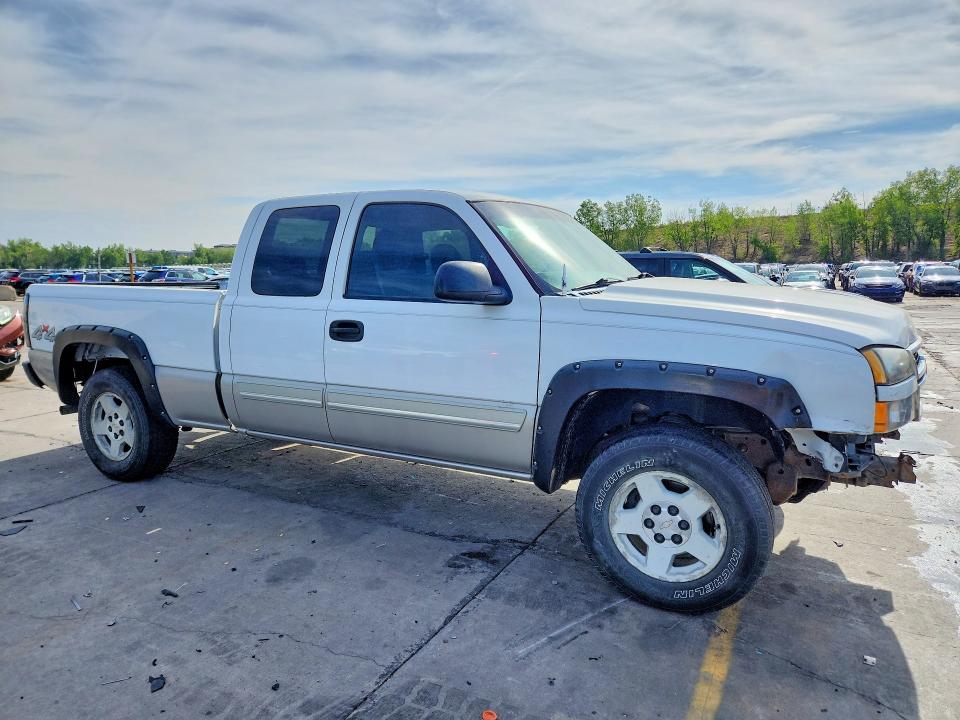 Снимка 4 от търг – 2006 CHEVROLET SILVERADO с VIN 1GCEK19B56Z216344