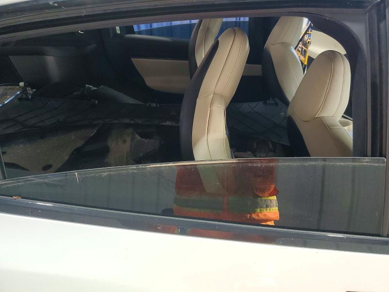 Photo 10 from auction – 2022 TESLA MODEL X with VIN 7SAXCBE66NF332535