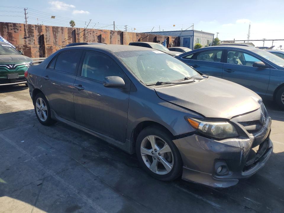 Zdjęcie 4 z aukcji – 2013 TOYOTA COROLLA z VIN 5YFBU4EE1DP161302