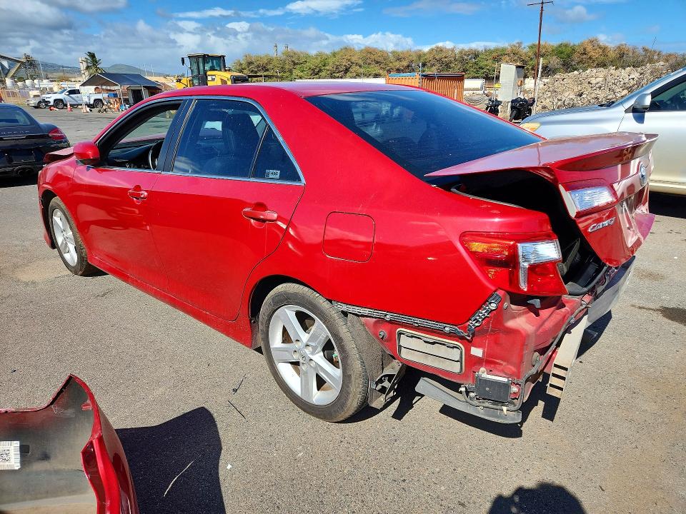 Снимка 2 от търг – 2014 TOYOTA CAMRY с VIN 4T1BF1FKXEU802735
