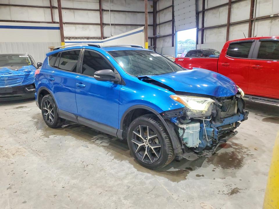 Photo 4 from auction – 2017 TOYOTA RAV4 with VIN JTMJFREV4HJ153336